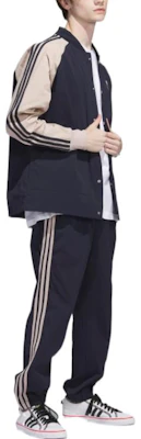 아디다스 오리지널스 스트라이프 로고 프린트 트랙 자켓 레전드 잉크 블루 IC5543 Purchase 아디다스 오리지널스 스트라이프 로고 프린트 트랙 자켓 레전드 잉크 블루 IC5543