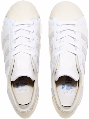 adidas originals Superstar 82 防滑耐磨 低幫 板鞋 男女同款 白灰 Lookbook adidas originals Superstar 82 防滑耐磨 低幫 板鞋 男女同款 白灰
