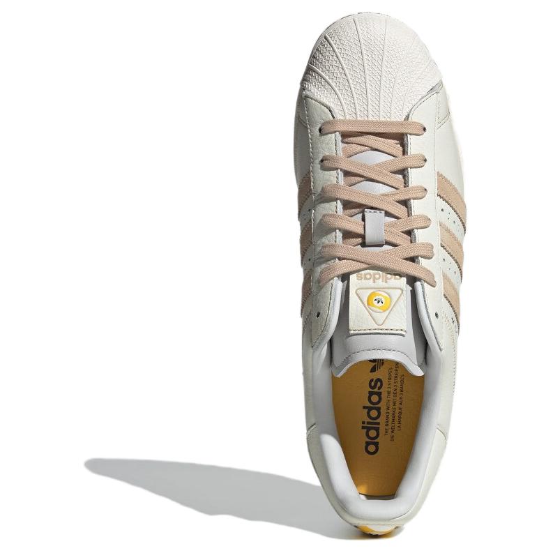 Shop 阿迪达斯三叶草 Superstar 经典贝色款 IF1779