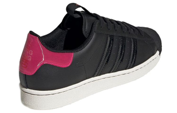 Lookbook 아디다스 오리지널 슈퍼스타 홍콩 블랙 레드 FW3922