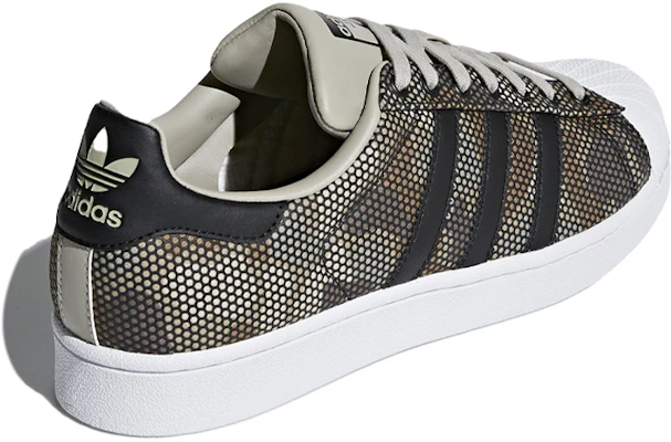 adidas Originals Superstar 舒適防滑 經典低筒休閒板鞋 男女同款 黑白迷彩 Shop adidas Originals Superstar 舒適防滑 經典低筒休閒板鞋 男女同款 黑白迷彩