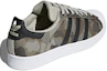 Shop adidas Originals Superstar 舒適防滑 經典低筒休閒板鞋 男女同款 黑白迷彩