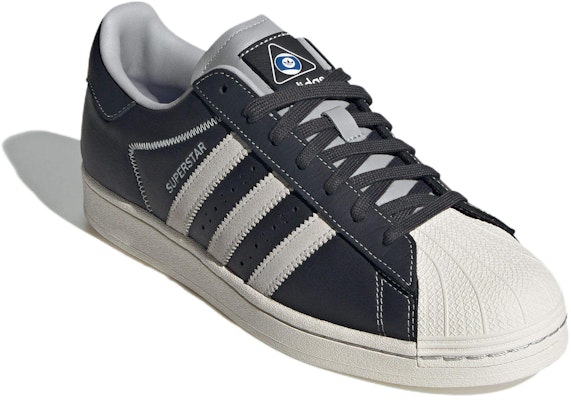 adidas Originals Superstar 'Hitam Putih' IF1780 Lookbook adidas Originals Superstar 'Hitam Putih' IF1780