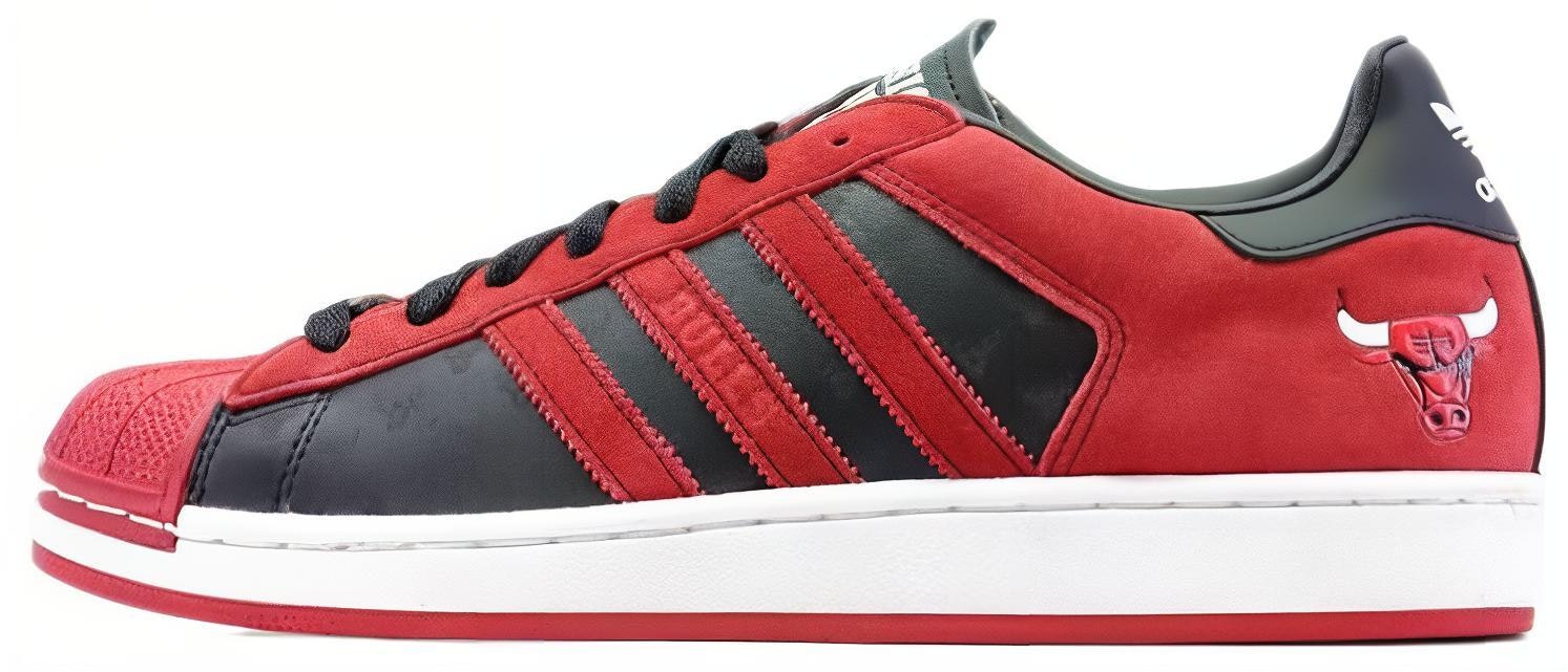 adidas-originals-superstar-chicago-bulls-14174