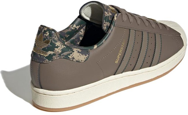 adidas originals Superstar 防滑耐磨 低筒 板鞋 男女通用 深棕色 Lookbook adidas originals Superstar 防滑耐磨 低筒 板鞋 男女通用 深棕色