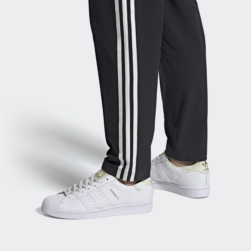 Sizing アディダス オリジナルス スーパースター "白金" (Shirogane) FV8311