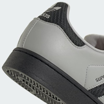 아디다스 오리지널 슈퍼스타 II 그레이 투/코어 블랙/아이언 메탈릭 JQ3183 1