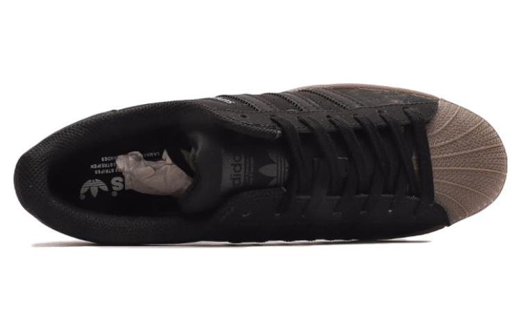 Shop Kasur adidas Superstar 'Navy Gum' Kanvas GW6227
