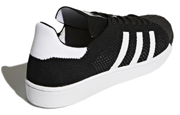 Shop adidas originals Superstar Primeknit 低筒 板鞋 男款 黑白