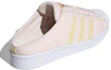 Shop adidas originals Superstar 便鞋 粉金