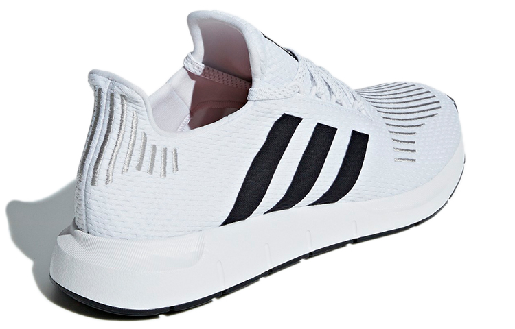 Shop adidas Originals Swift Zwart/Wit BB9583
