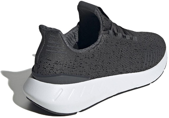 adidas originals Swift Run 22 舒適 透氣 低筒 運動鞋 男女款 黑色 Shop adidas originals Swift Run 22 舒適 透氣 低筒 運動鞋 男女款 黑色