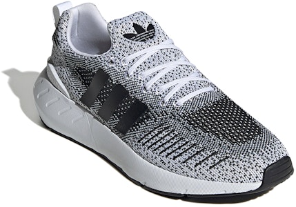 アディダス オリジナルス スウィフトラン 22 白黒 GZ3507 Lookbook アディダス オリジナルス スウィフトラン 22 白黒 GZ3507