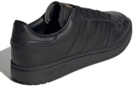 阿迪达斯 Team Court '核心黑' 运动鞋 EF6050 Lookbook 阿迪达斯 Team Court '核心黑' 运动鞋 EF6050