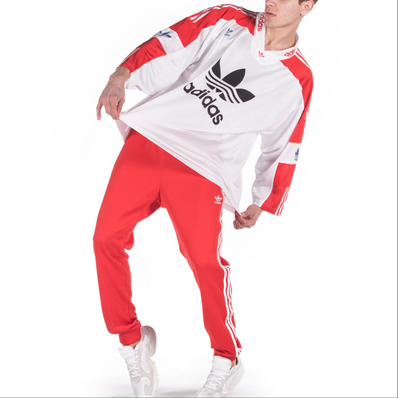 Shop Adidas Originals 三葉草復古條紋透氣長袖T恤 白/紅 FM1586