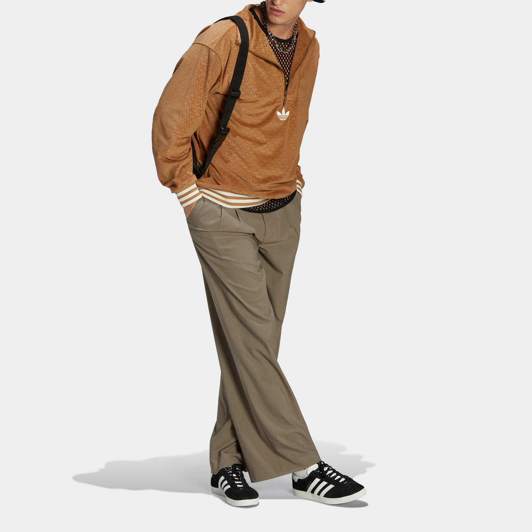 Purchase adidas Originals 三葉草反光天鵝絨半拉鍊棕色長袖上衣 IB3421