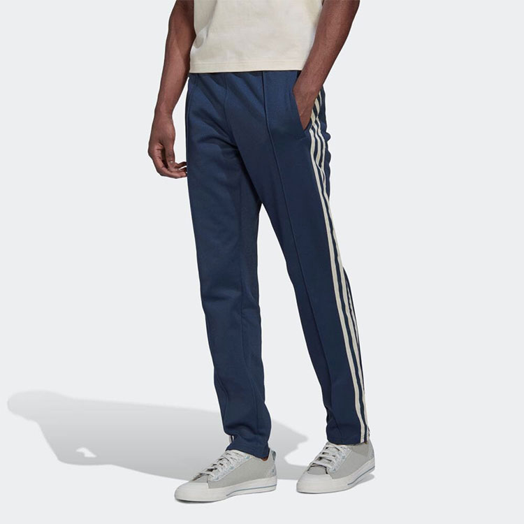 Lookbook Pantalones Jogger Retro de Punto adidas Originals Trefoil Logo Rayado Azul Hombre. HN1674
