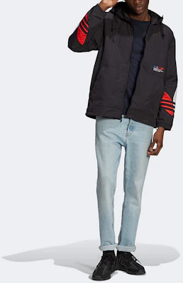 adidas Originals Tricolor Windbreaker Hooded Jacket Hitam Lari秋 GN3559 Lookbook adidas Originals Tricolor Windbreaker Hooded Jacket Hitam Lari秋 GN3559