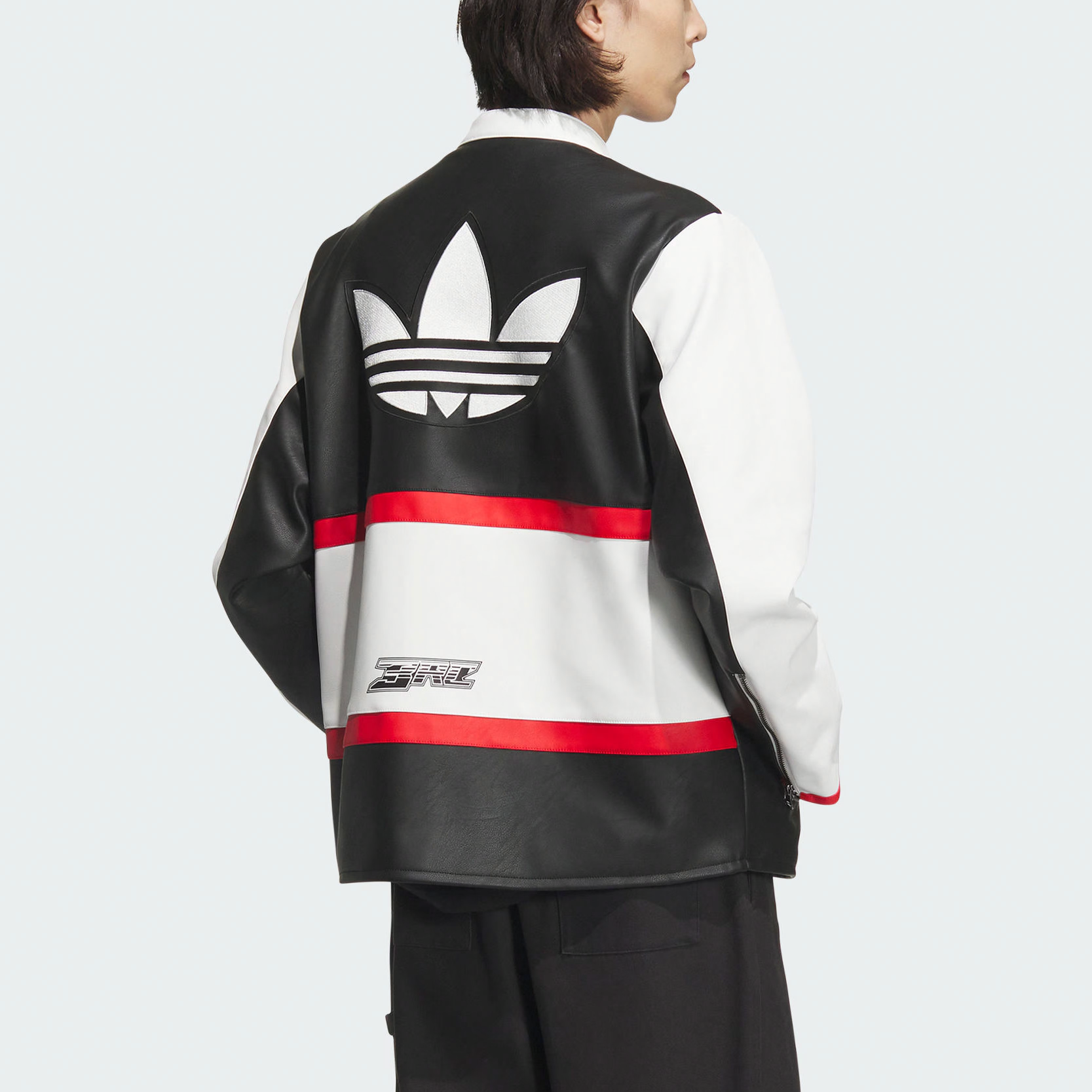 Shop adidas Originals V-DAY SS25 Jaket Fit Longgar Logo Putih/Hitam. JM8031