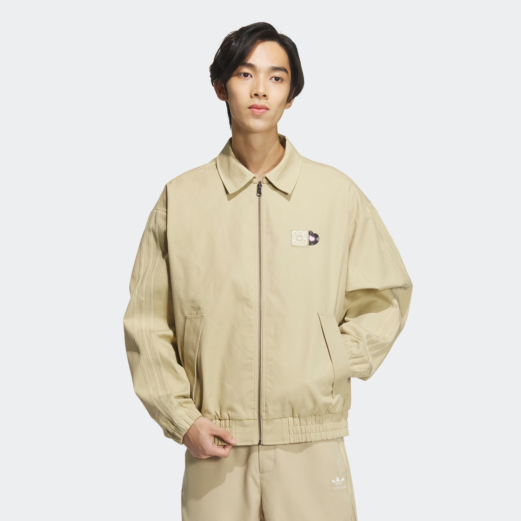 adidas Originals V-DAY Valentine’s Three-Stripe Loose Fit Jacket Beige Unisex JE3490 圖 3