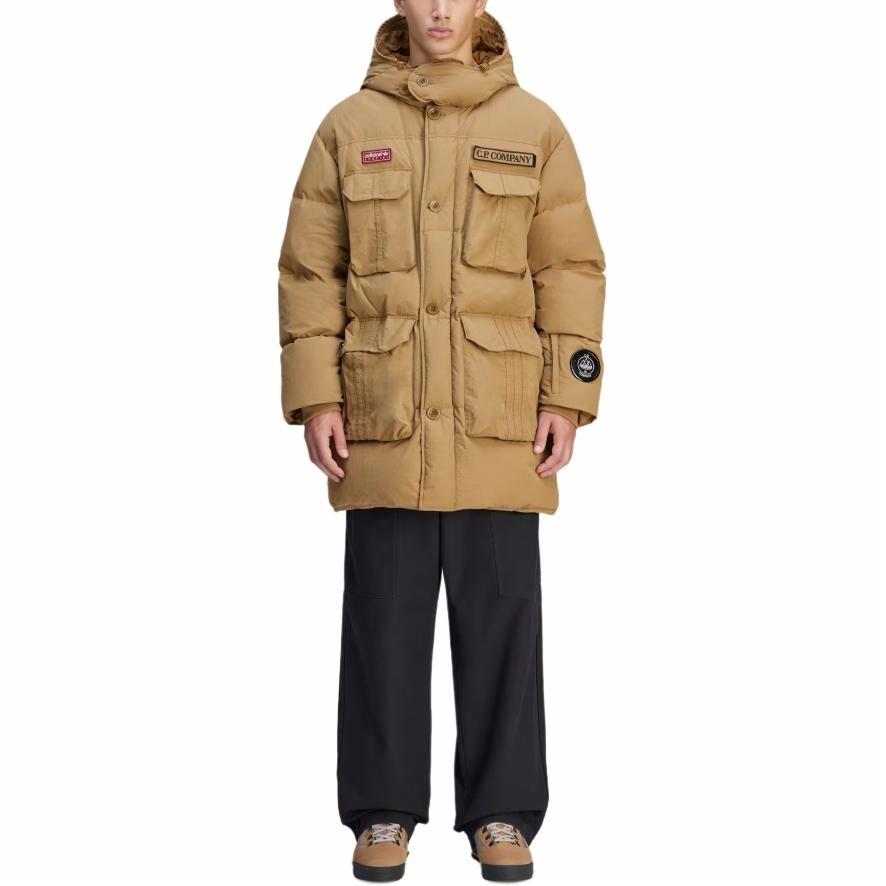 Shop adidas Originals x C.P. Company FW24 男女寬鬆羽絨外套 淺棕色 JE8673