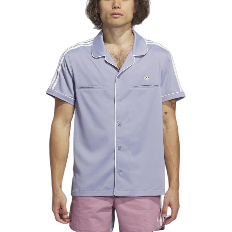 Shop 아디다스 오리지널스 x 클롯 유니섹스 퍼플 아웃도어 반팔 버튼업 셔츠. IY8684