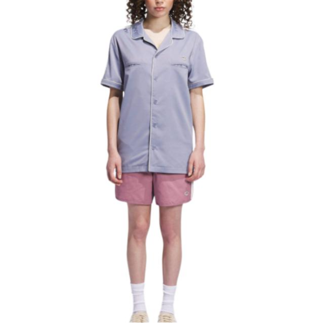 Sizing 아디다스 오리지널스 x 클롯 유니섹스 퍼플 아웃도어 반팔 버튼업 셔츠. IY8684
