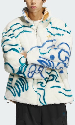 阿迪达斯Originals x 阮菲菲 CNY可翻转羊羔绒夹克 奶油色 男女同款. IX4243 Shop 阿迪达斯Originals x 阮菲菲 CNY可翻转羊羔绒夹克 奶油色 男女同款. IX4243