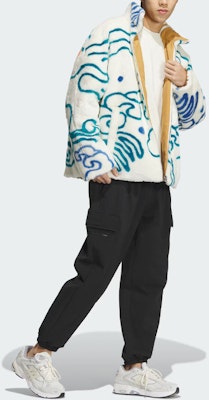 阿迪达斯Originals x 阮菲菲 CNY可翻转羊羔绒夹克 奶油色 男女同款. IX4243 Sizing 阿迪达斯Originals x 阮菲菲 CNY可翻转羊羔绒夹克 奶油色 男女同款. IX4243