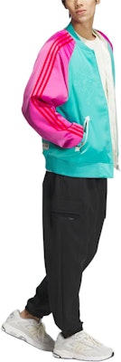 阿迪达斯Originals x 阮菲菲 2023秋冬双面绣花缎面飞行夹克 男女款 IX4242 Details for 阿迪达斯Originals x 阮菲菲 2023秋冬双面绣花缎面飞行夹克 男女款 IX4242