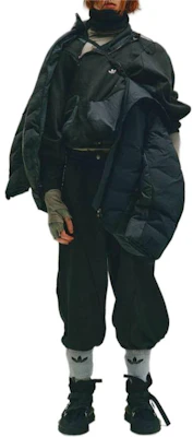 adidas Originals x HAMCUS Hoodie Uniseks Hitam dengan Poket Logo Dada. IX4342 Lookbook adidas Originals x HAMCUS Hoodie Uniseks Hitam dengan Poket Logo Dada. IX4342