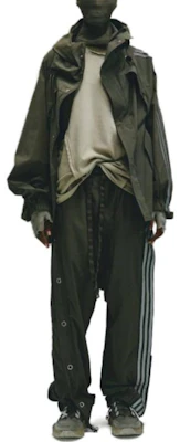 adidas Originals x HAMCUS FW23 深軍綠三條紋連帽外套 男女通用款 IX7081 Lookbook adidas Originals x HAMCUS FW23 深軍綠三條紋連帽外套 男女通用款 IX7081