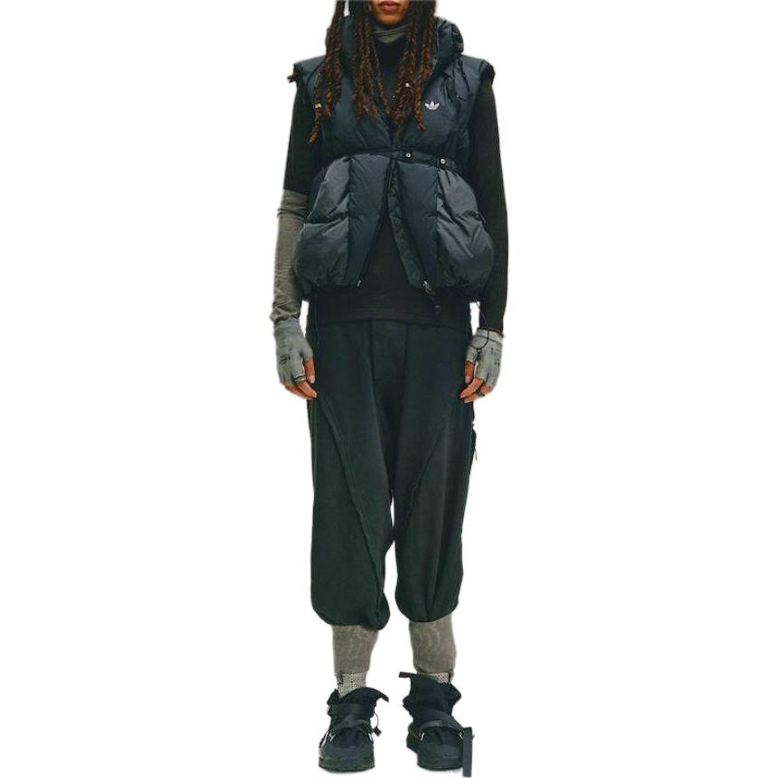 Lookbook アディダスオリジナルス x HAMCUS FW23 キルテッドロゴパフベスト ブラック-ユニセックス. IX4345
