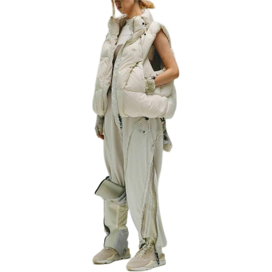 Shop アディダス オリジナルス x HAMCUS キルティング ロゴ ジップ パファーベスト ホワイト 男女兼用 IU4839