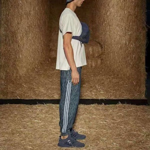 阿迪达斯Originals x IVY PARK宽松印花牛仔运动裤蓝色裤子 H61699 3