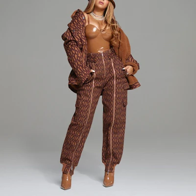 阿迪达斯Originals x Ivy Park复古印花夹克红棕色男女款 HB8438 Purchase 阿迪达斯Originals x Ivy Park复古印花夹克红棕色男女款 HB8438