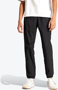 adidas Originals x JJJJound SS24 黑色針織慢跑褲 休閒時尚剪裁 IV8087 Lookbook adidas Originals x JJJJound SS24 黑色針織慢跑褲 休閒時尚剪裁 IV8087