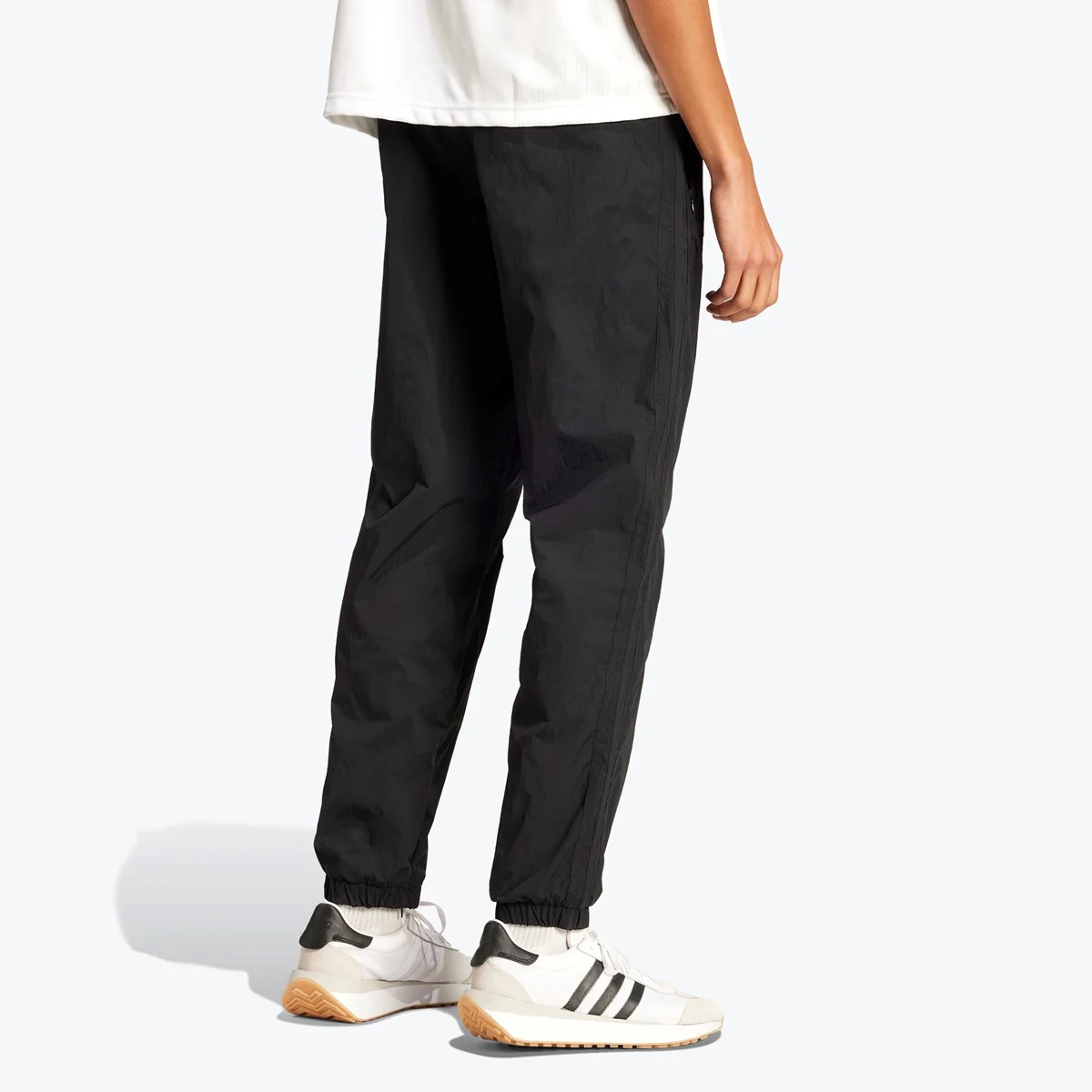 Shop adidas Originals x JJJJound SS24 黑色針織慢跑褲 休閒時尚剪裁 IV8087