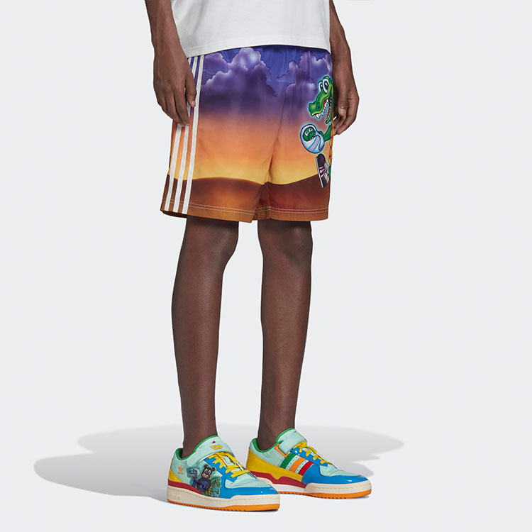 Sizing 阿迪达斯Originals x Kerwin Frost卡通印花多色短裤. H66312