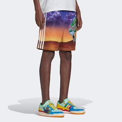 阿迪达斯Originals x Kerwin Frost卡通印花多色短裤. H66312 Sizing 阿迪达斯Originals x Kerwin Frost卡通印花多色短裤. H66312