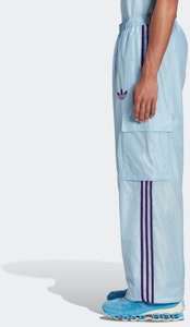 아디다스 오리지널스 x 커윈 프로스트 레트로 니트 트랙 팬츠 라이트 블루. H59894 Sizing 아디다스 오리지널스 x 커윈 프로스트 레트로 니트 트랙 팬츠 라이트 블루. H59894