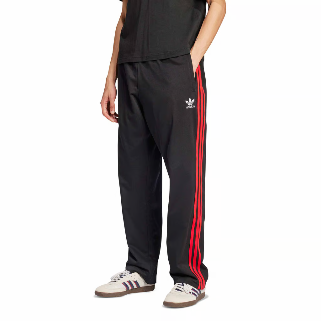 Lookbook アディダス オリジナルス x KORN ブラック トラックパンツ ユニセックスストライプ JG1340