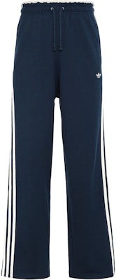 adidas Originals x Notitle FW23 Celana Track Biru Garis Vintage Casual IN1085 Lookbook adidas Originals x Notitle FW23 Celana Track Biru Garis Vintage Casual IN1085