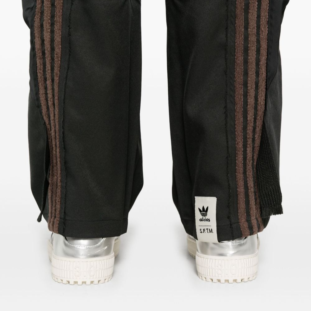 Sizing 阿迪达斯Originals x Song for the Mute FW24黑色标志复古运动裤女款. JI9639