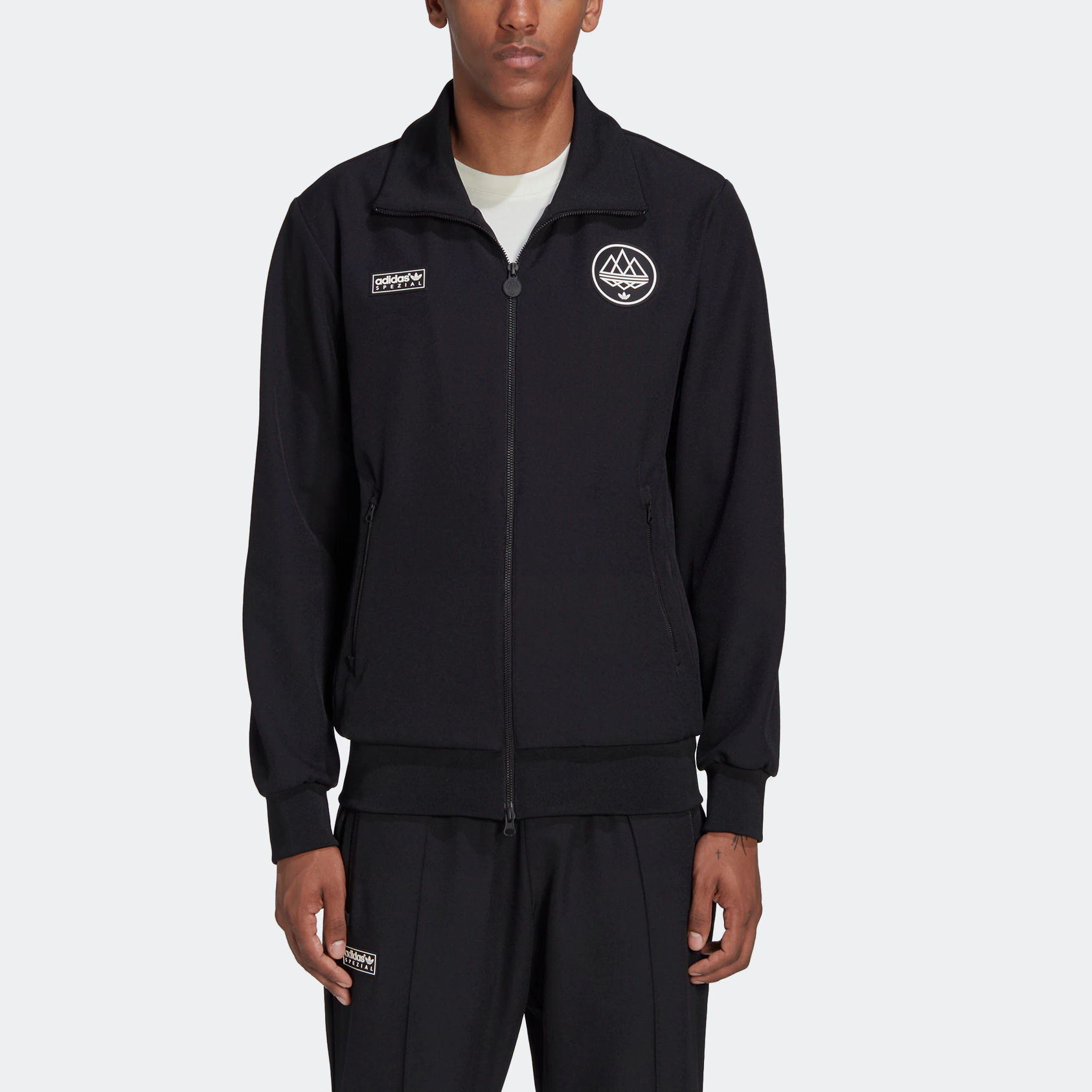 Shop adidas Originals x Spezial 黑色Logo拼貼運動外套 HC0403