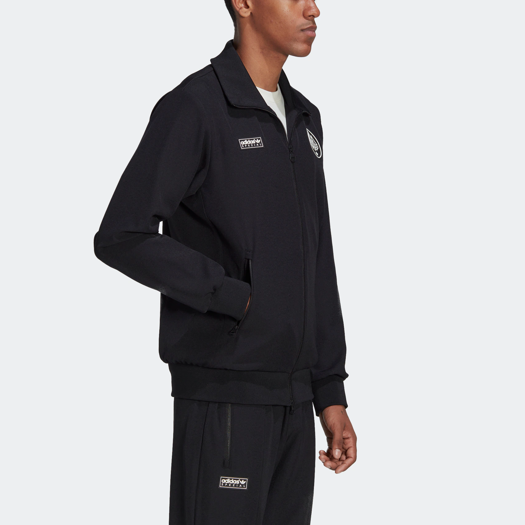 Details for adidas Originals x Spezial 黑色Logo拼貼運動外套 HC0403
