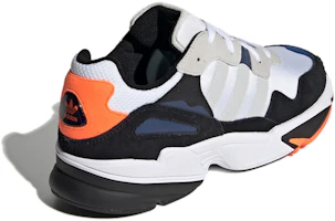Shop adidas originals Yung-96 低筒 運動休閒鞋 男女同款 白灰