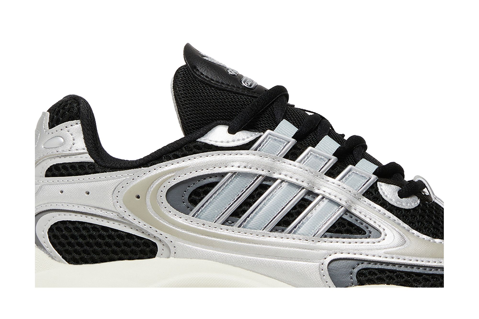 Lookbook adidas Ozmillen ''Argento Nero'' IF4012
