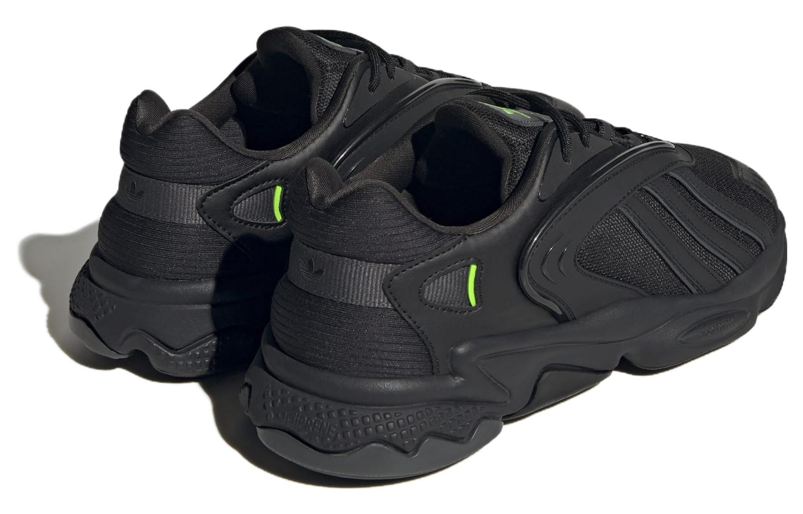 Shop 阿迪達斯 Oztral '黑色太陽綠' HP6565