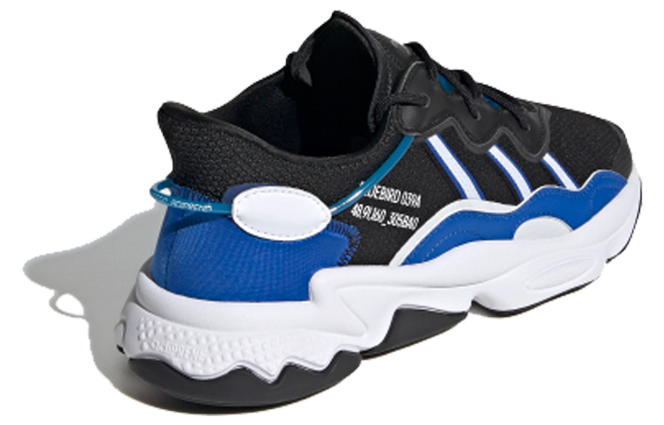 Lookbook 阿迪达斯 Ozweego '蓝色' FX0248